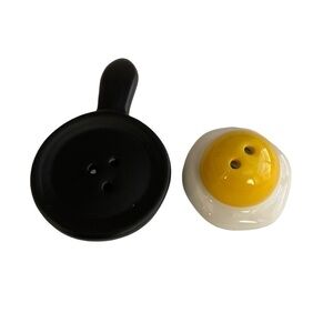 Salt & Pepper mini 🥚 🍳 shaker